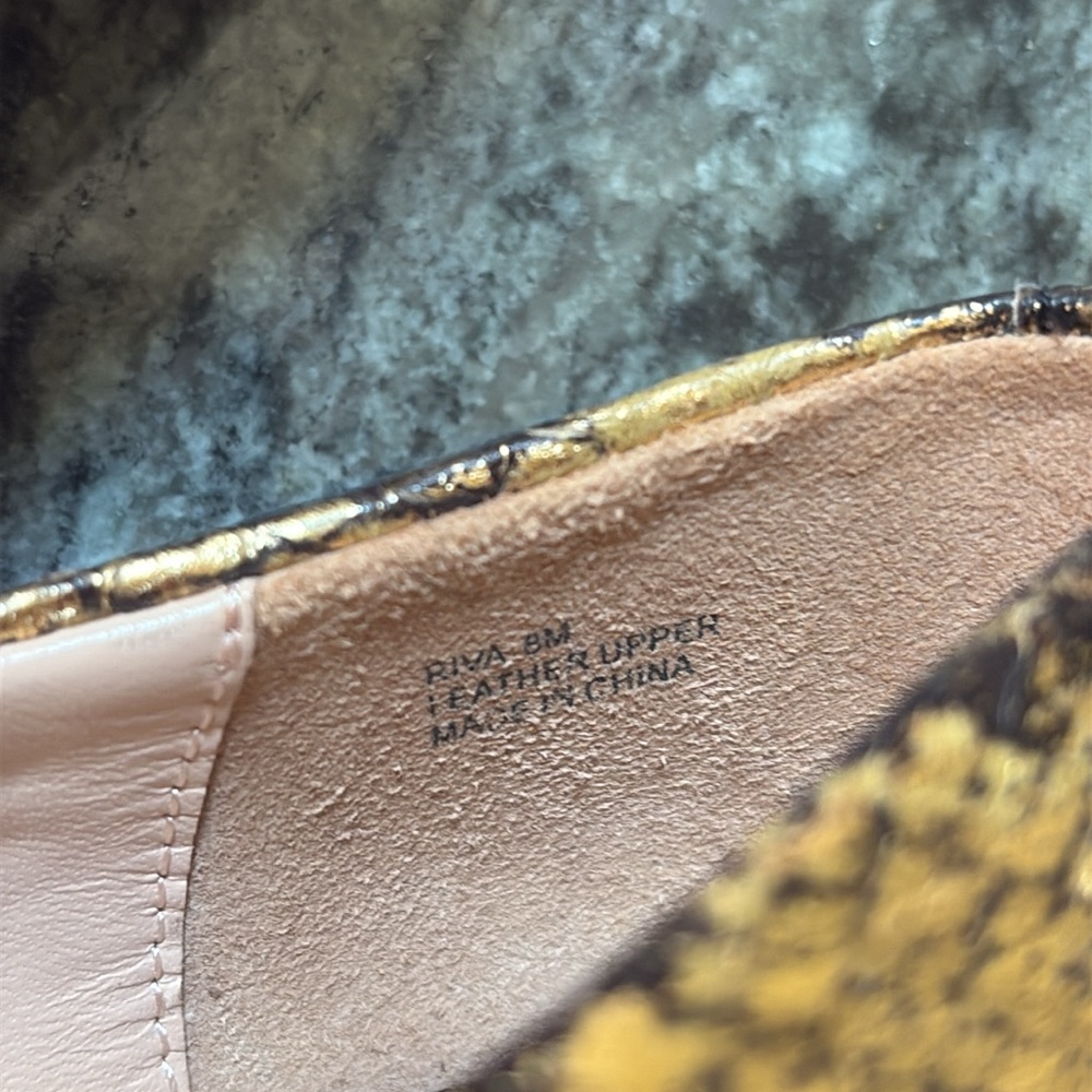 NWOT Pour La Victoire Gold Snakeskin Women's Flats, Sz 8 - Picture 10 of 12